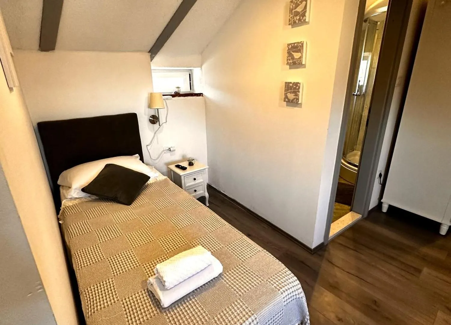 XIV Century Rooms Kaštela 住宿加早餐酒店