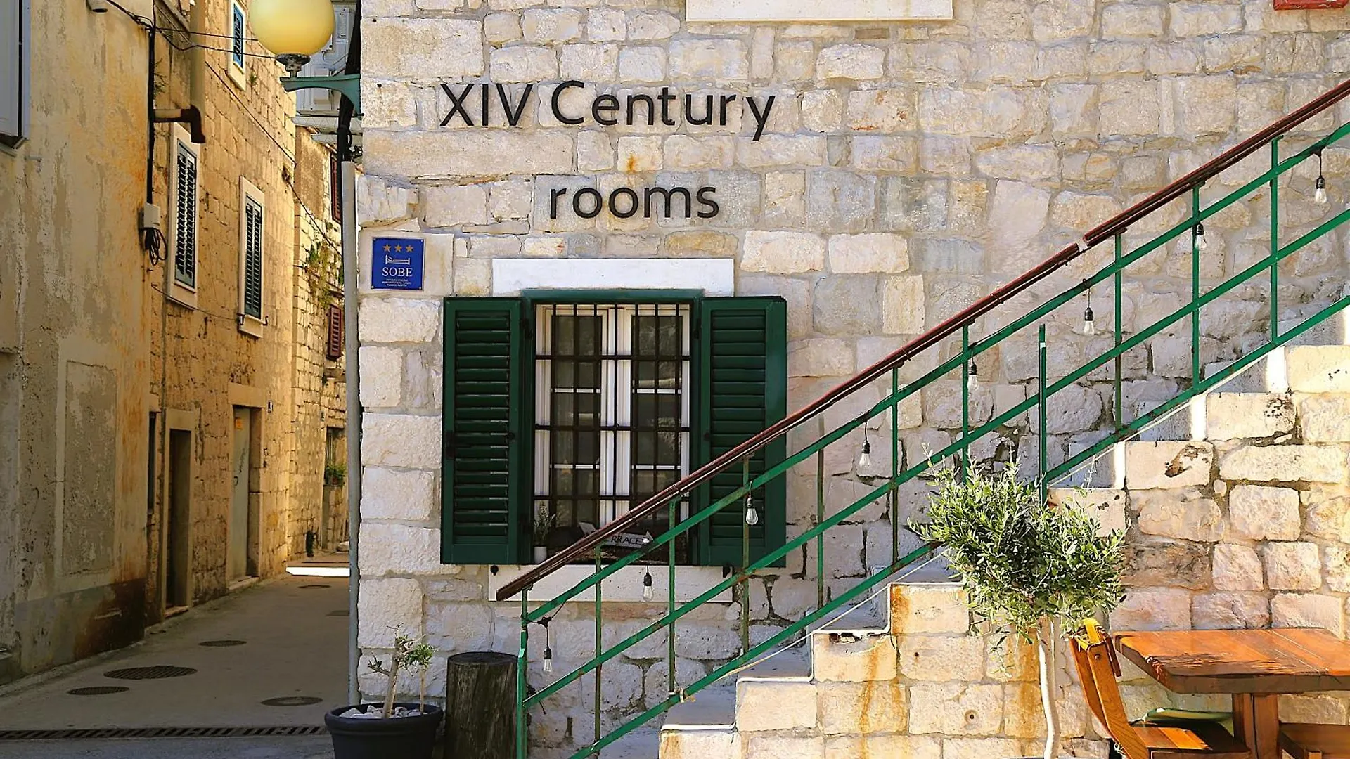 XIV Century Rooms Kaštela 3*,
